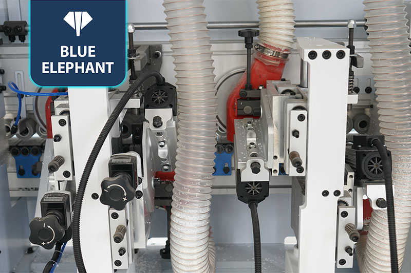 E-70JDSC 全主动同步侧孔封边机