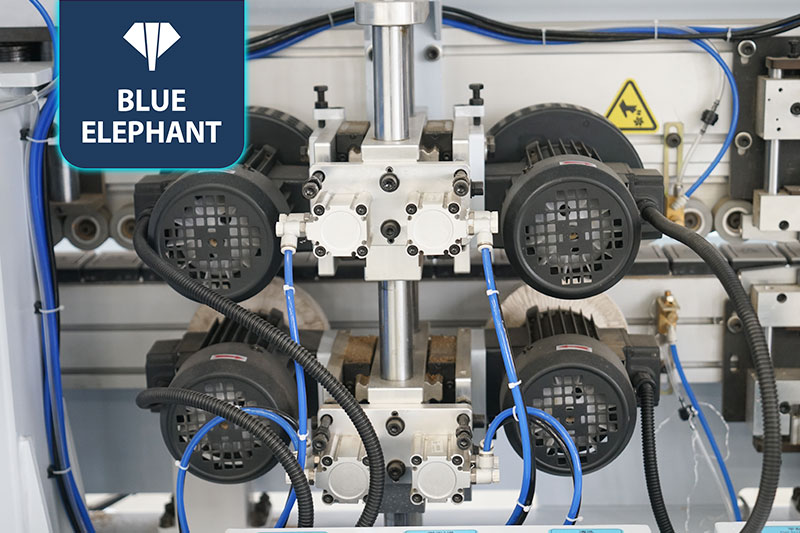 E-70JDSC 全主动同步侧孔封边机