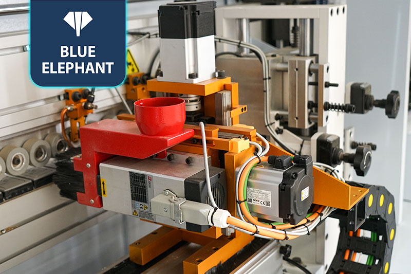 E-70JDSC 全主动同步侧孔封边机