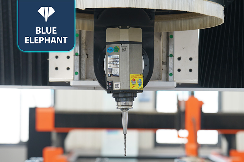 EW3动柱式五轴加工中间