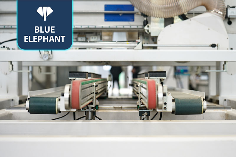 EM2.1-1128 经由过程式四边锯