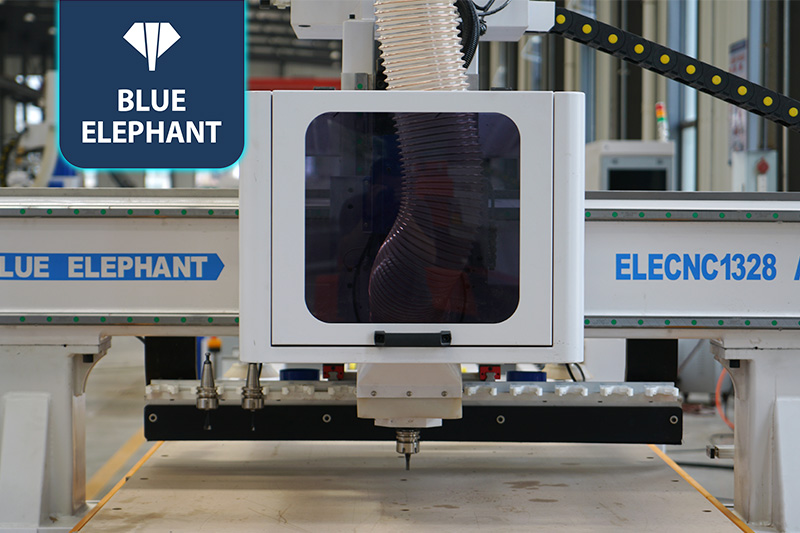 EK2开料机+高低料贴标