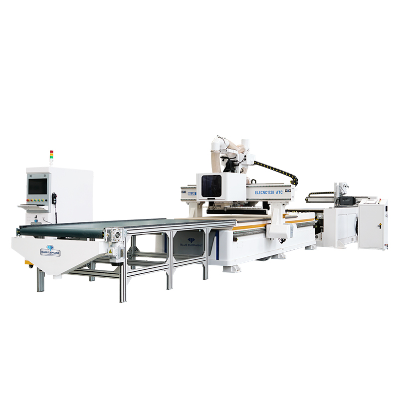 EK2直排换刀加工中间+高低料贴标