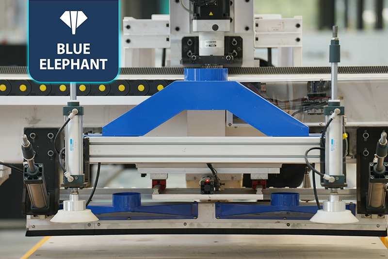 EK2开料机+高低料贴标