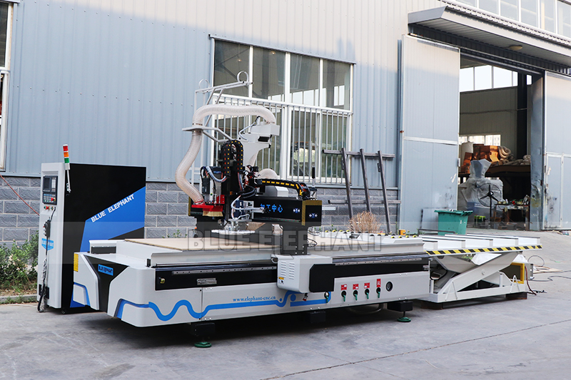 圆盘换刀加工中间