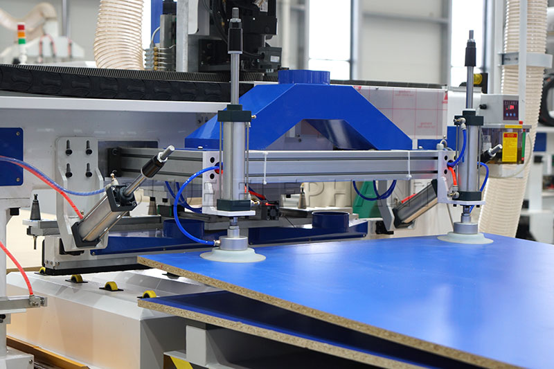 主动高低料直排加工中间