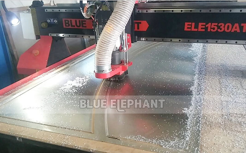 ATC主动换刀开料机